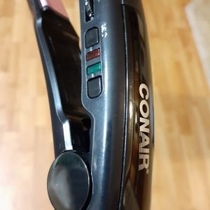 Conair straightening ceramic hot iron